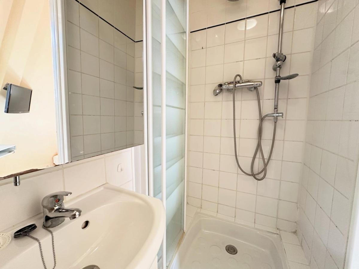 Charming In Near The Seine N1-242